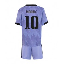Real Madrid Luka Modric #10 Bortedraktsett Barn 2022-23 Kortermet (+ korte bukser)